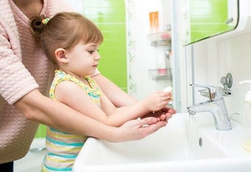wash your hands to avoid parasite infection
